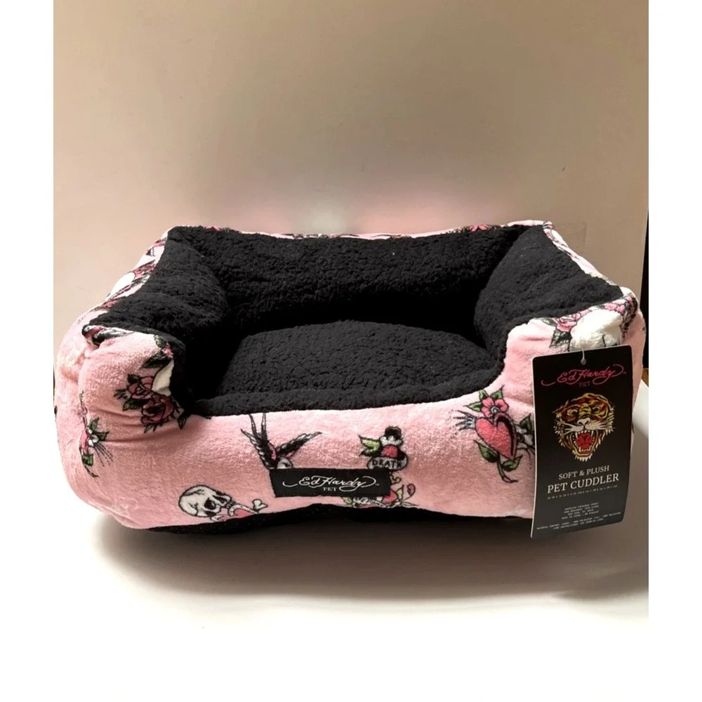 NWT Ed Hardy Pet Bed Pink Skull Rose Tattoo Plush Cuddler Cat Small Dog 20x16